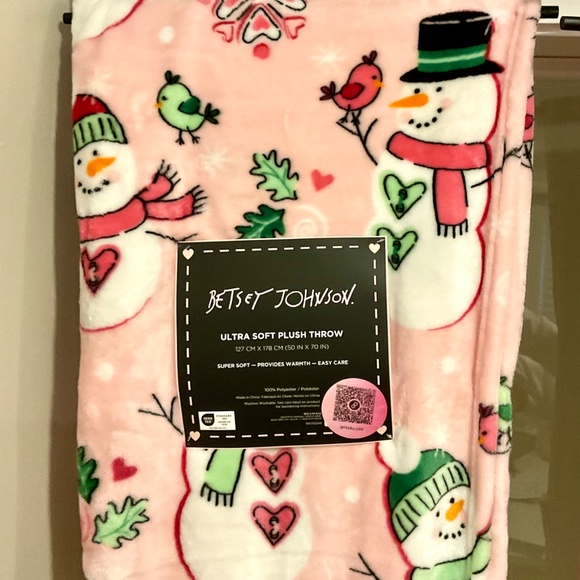 Betsey Johnson 🎁Snowman Snowflake Christmas Holiday Blanket NWT🎁Gift Ready - Picture 3 of 3